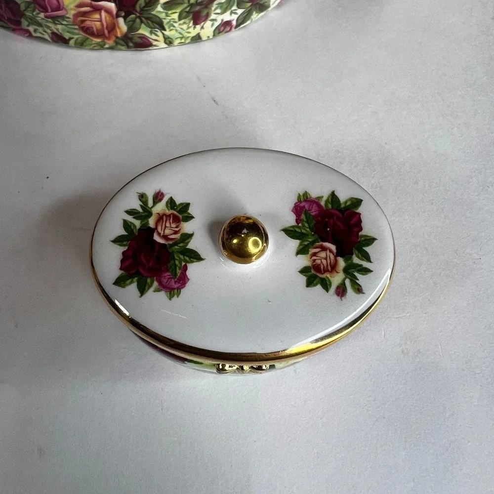 Royal Albert Old Country Roses Trinket Box Oval Original Box 2003